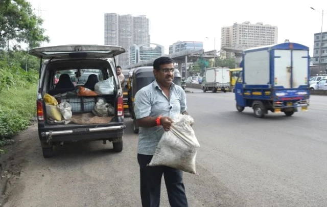 Yıllardır yoldaki çukurları doldurmasının altından dram çıktı